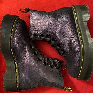 dr martens iridescent black